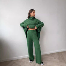 Cargar imagen en el visor de la galería, Conjunto casual de dos piezas de punto para mujer: suéter de cuello alto y corte holgado con pantalones largos de bajo con abertura.
