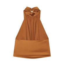 Cargar imagen en el visor de la galería, Top tipo camisola para mujer con cuello halter y textura de seda arrugada
